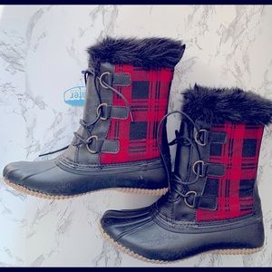 Brand new Report snow boots